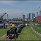 Schnellzuglok 01 118 vor der Frankfurter Skyline