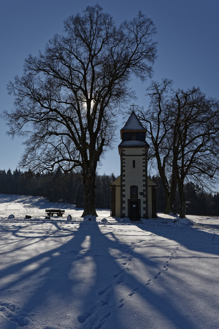 Schnepfenkapelle mit Baumgruppe