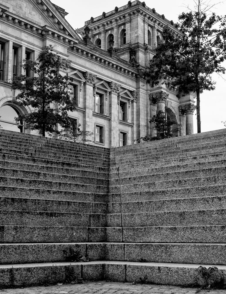 SCHNITTKANTEN-REICHSTAG