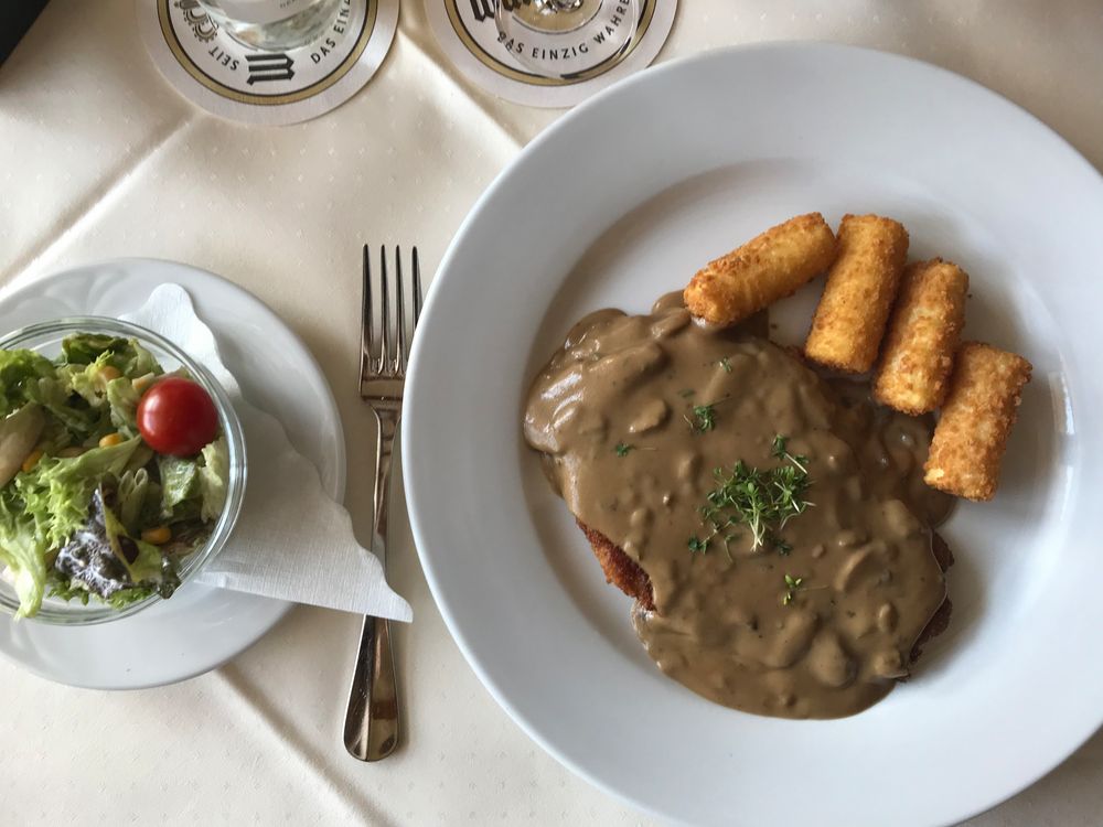Schnitzel mit Champignons Foto & Bild | speisen, kroketten ...