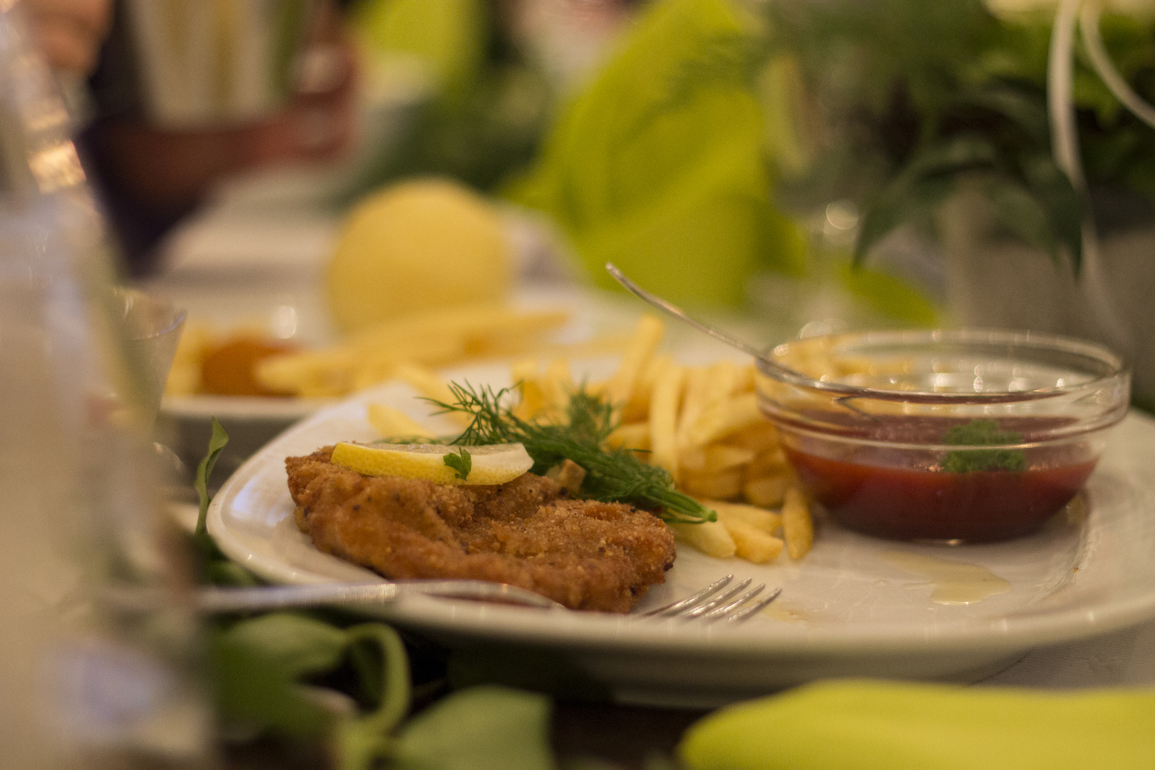 Schnitzel mit Pommes