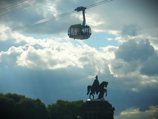 ---}}}---schoe wars---