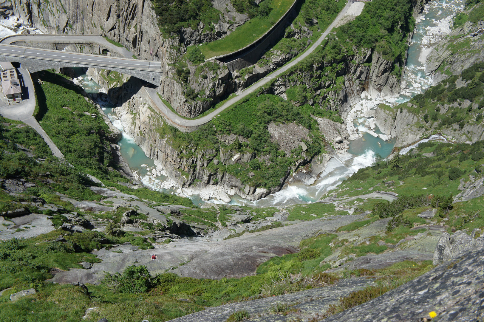 Schöllenen/ Blick auf die Teufelsbrücke