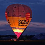 Schön Ballon - Ballonglühen am Flughafen Wels 2006