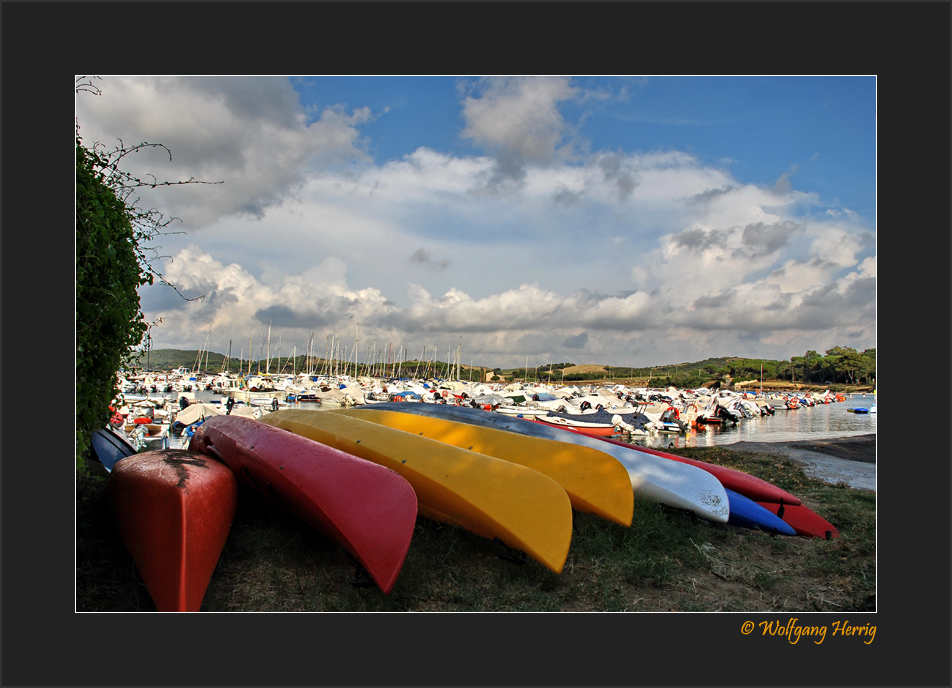 Schön bunt im Hafen von Populonia