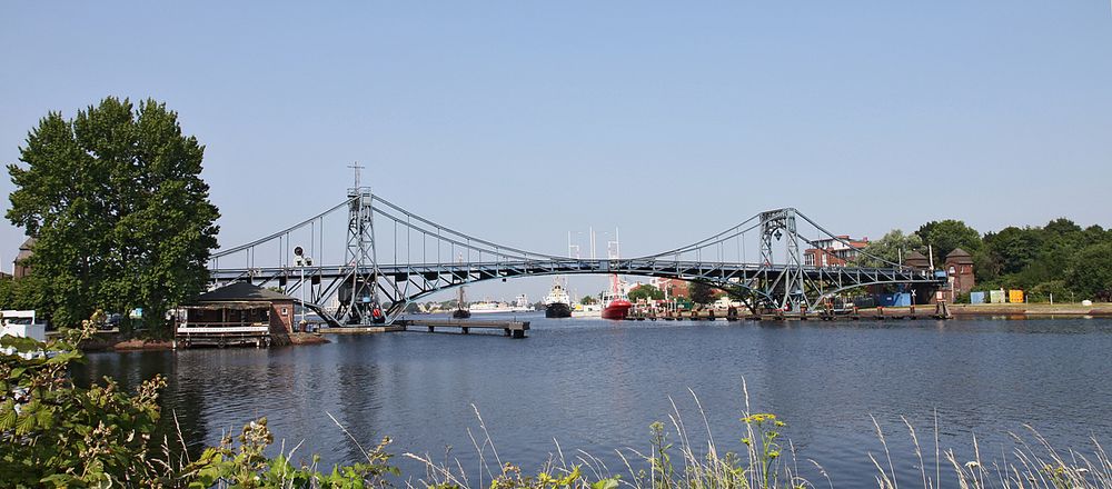 Schön ist die Kaiser-Wilhelm-Brücke in Wilhelmhaven