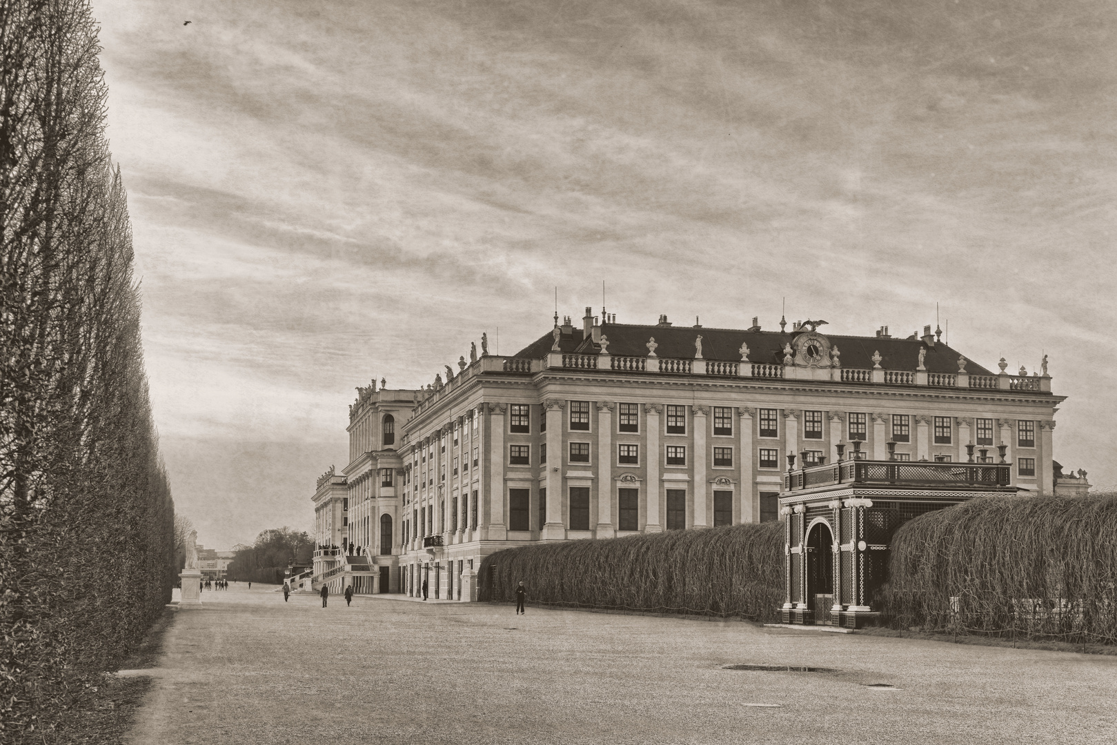 Schoenbrunn Palace (sepia)