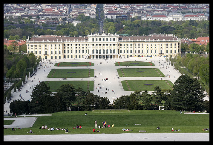 Schönbrunn und seine Touristen.........