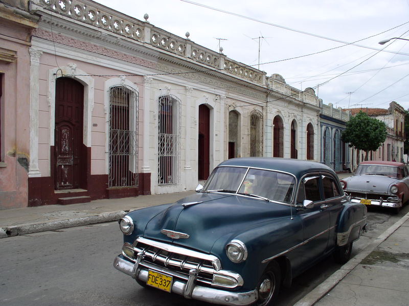 schöne alte Autos in Cienfuegos