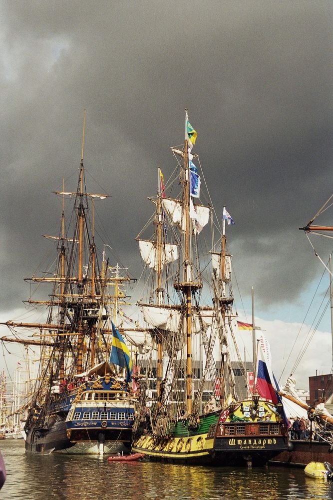 Schöne alte Windjammer vor dem "Wetter"