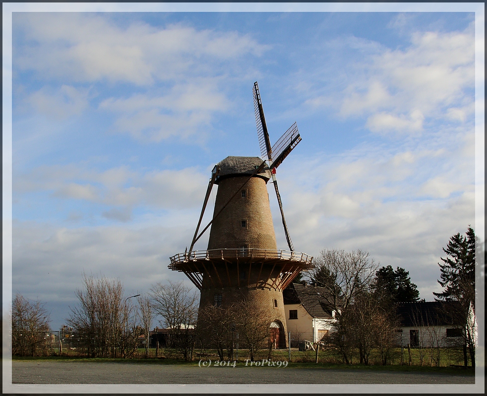 Schöne alte Windmühle von Xanten