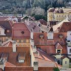 Schöne Aussicht auf die Dächer von Prag