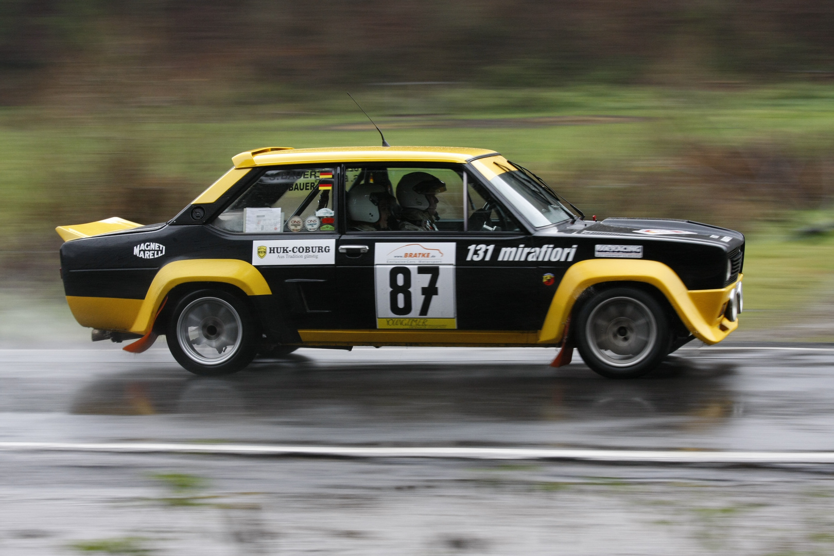 Schone Autos Die Bei Schlechtem Wetter Durch Die Eifel Jagen Foto Bild Sport Motorsport Rallyesport Bilder Auf Fotocommunity