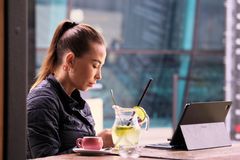 Schöne Brünette ...