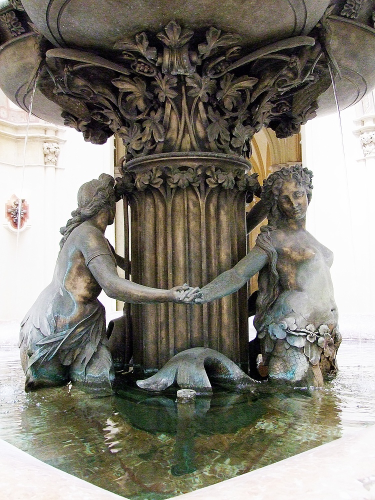 SCHÖNE BRUNNEN