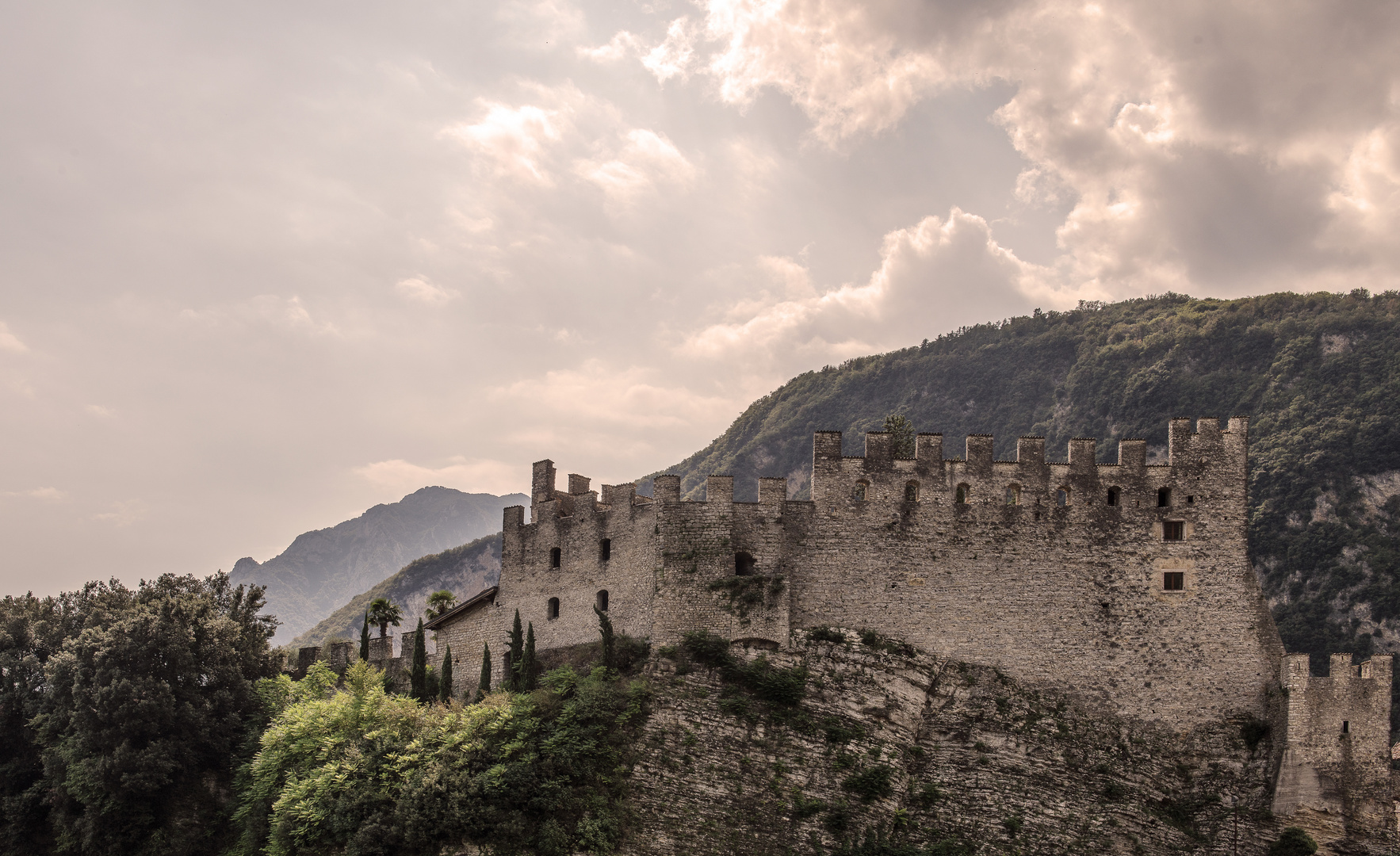 schöne Burg in Italien