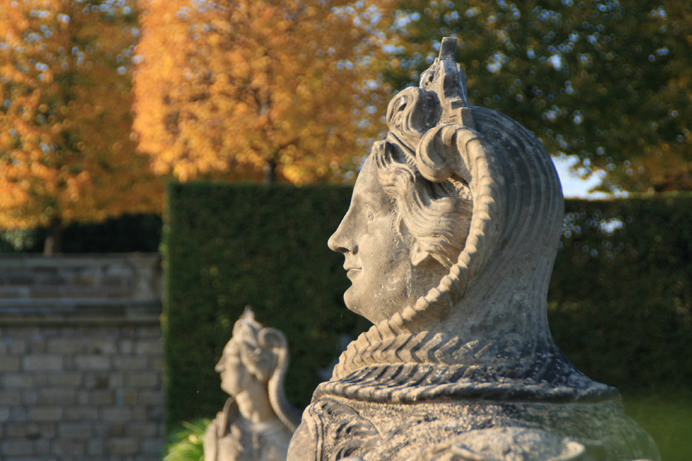 Schöne Frauen in der Sonne