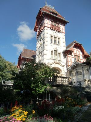 Schöne Gebäude - Teresienstein in Hof
