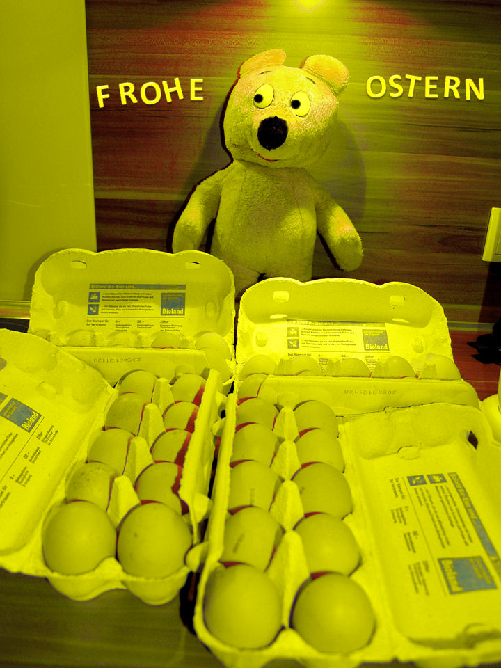 Schöne (gelbe) Ostertage wünscht Euch der gelbe Bär