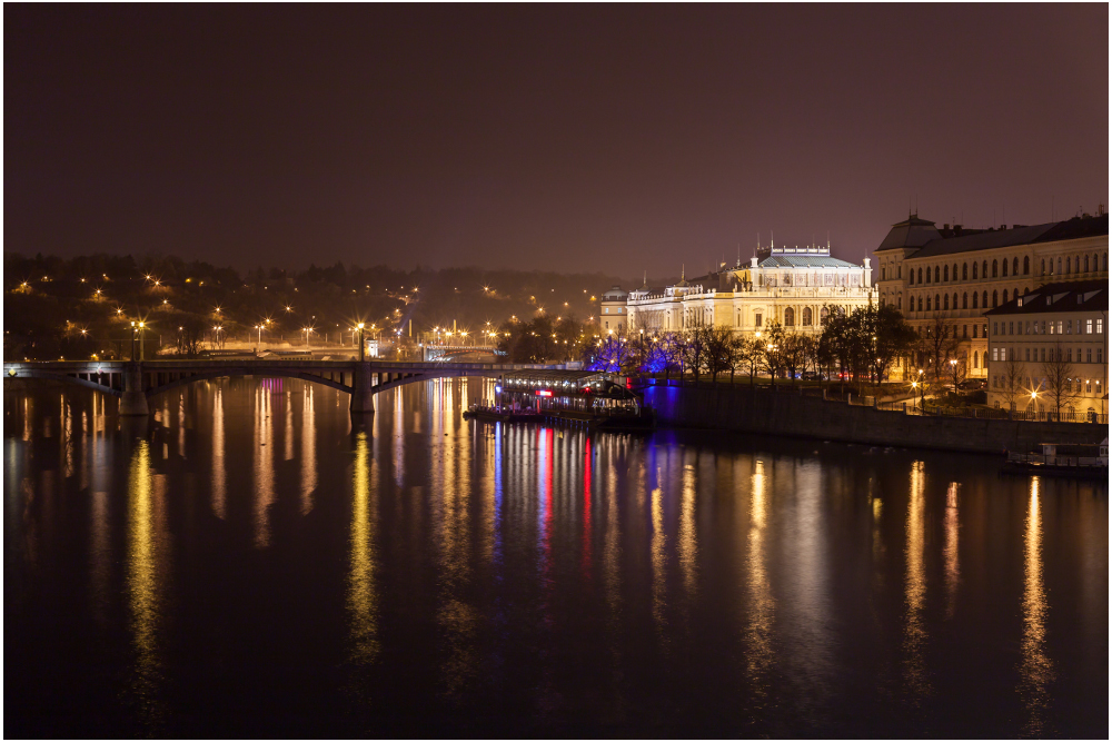 schöne goldene Stadt