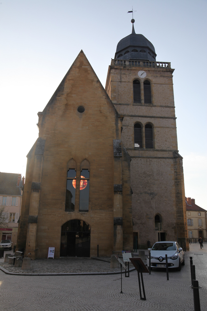 Schöne Kirchen in Schön Ortschaften.