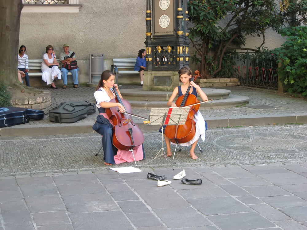 Schöne Stadtmusikantinnen.