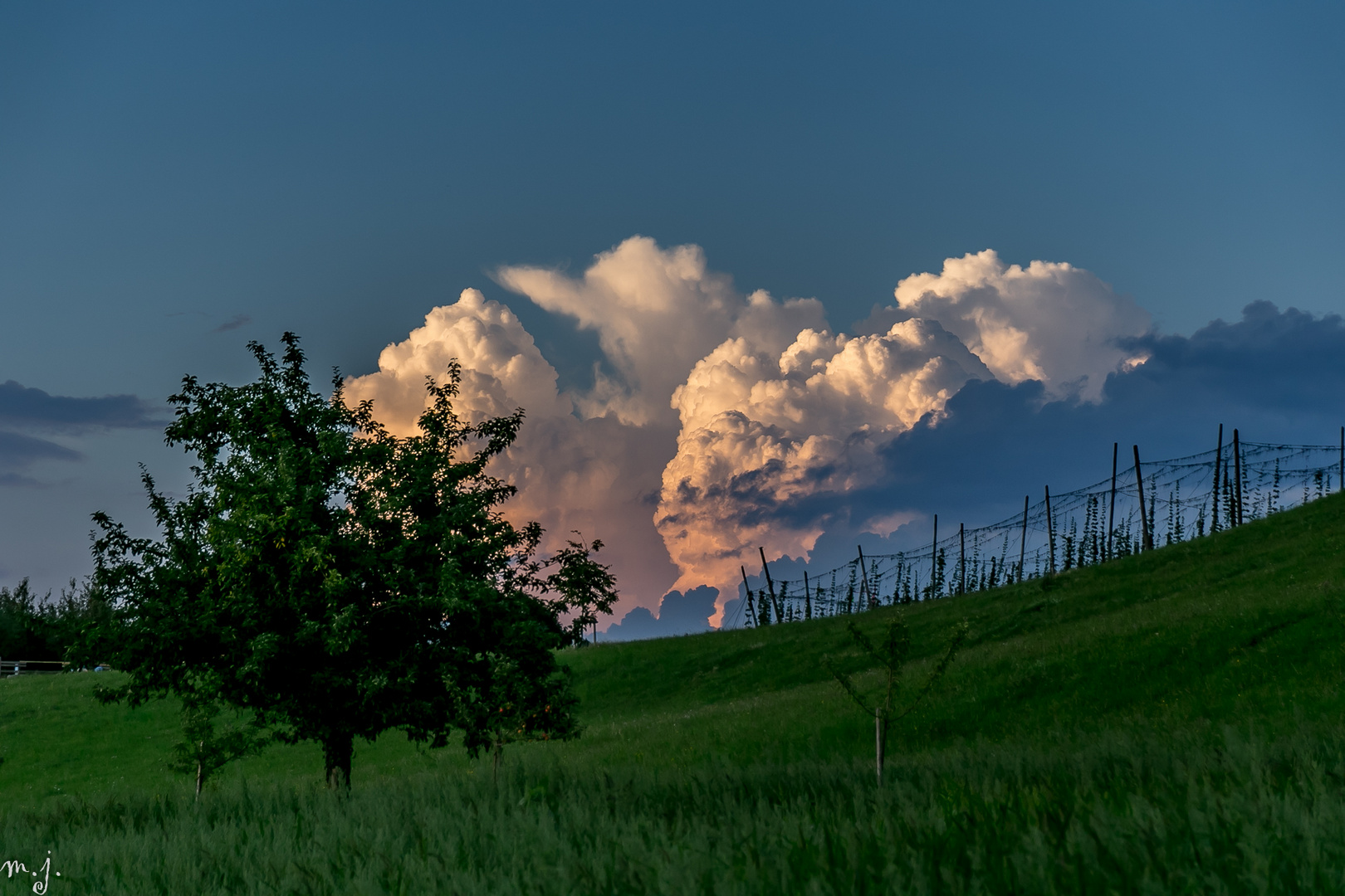 Schöne Wolkentürme in der Abendstimmung