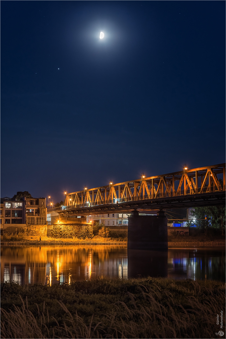 Schönebeck, Elbbrücke mit Mond