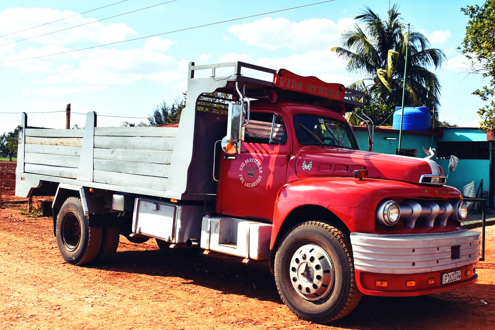 schöner alter Ford LKW