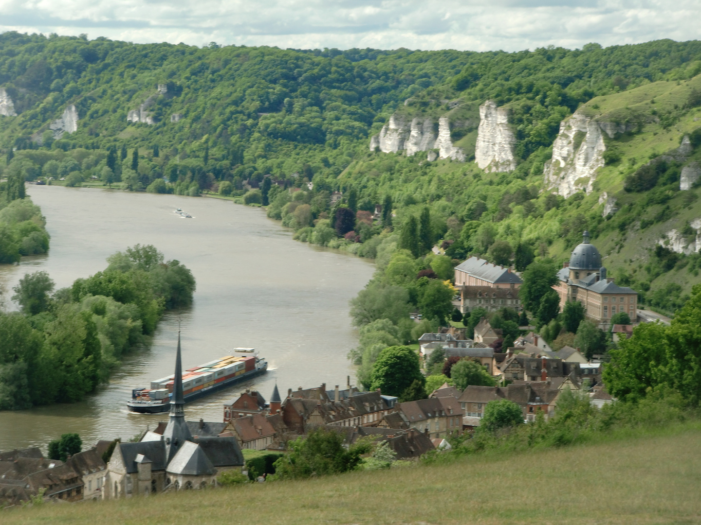 Schöner Ausblick auf einen Seinebogen bei Rouen