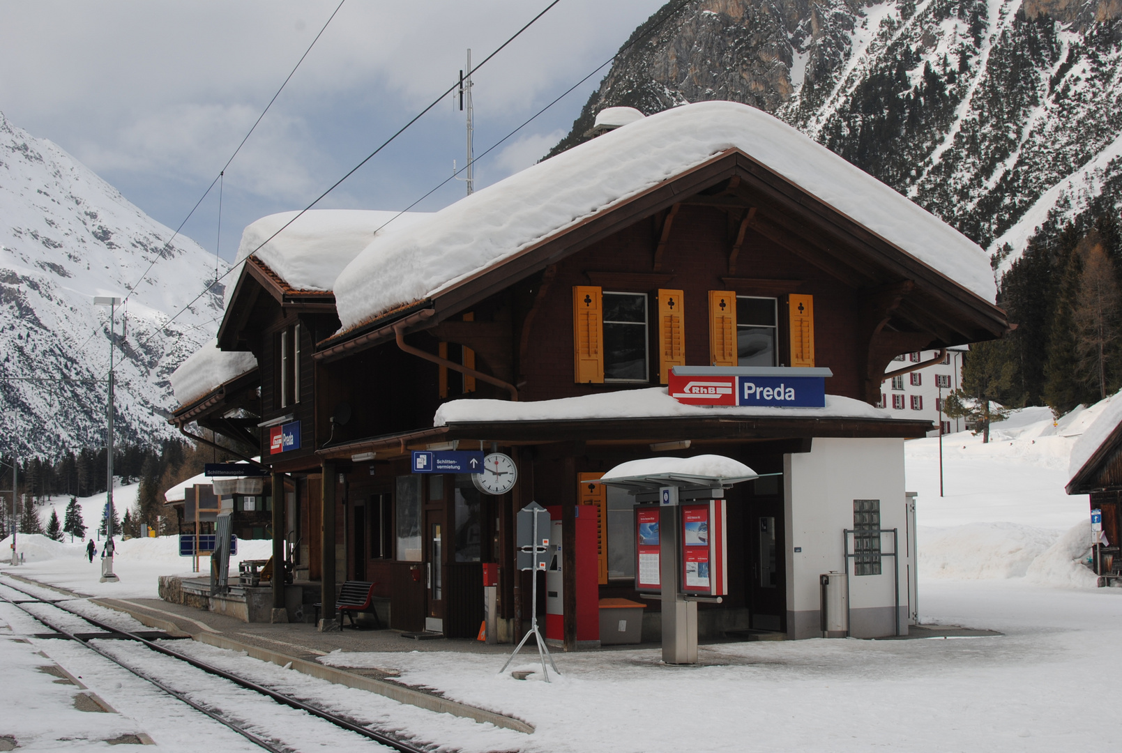 Schöner Bahnhof in Preda