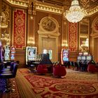 Schöner Raum mit Spielautomaten im Casino Monte Carlo