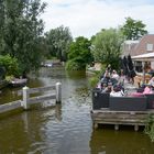 Schöner Sitzplatz am Kanal