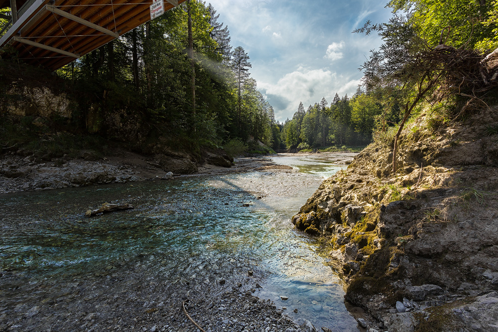 Schöner Sommertag am Fluss