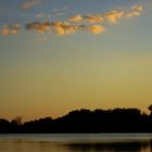 Schöner Sonnenuntergang am See 