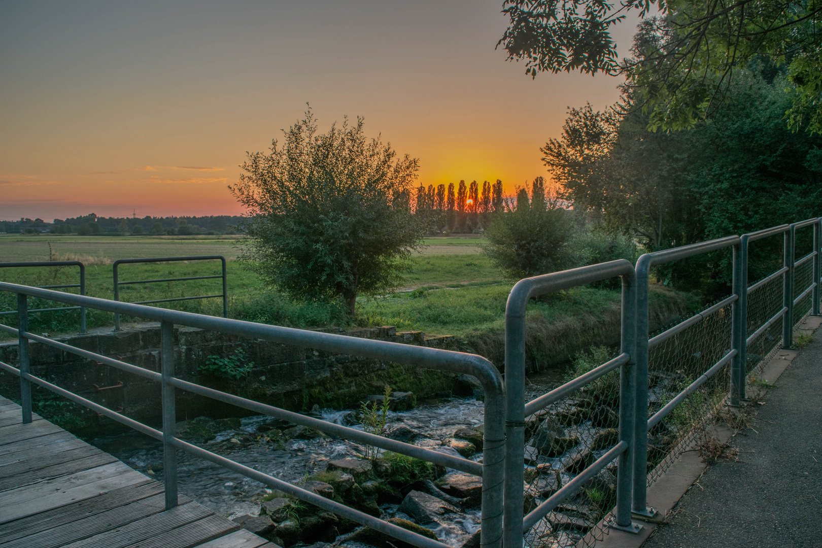 Schöner Sonnenuntergang an der Alb