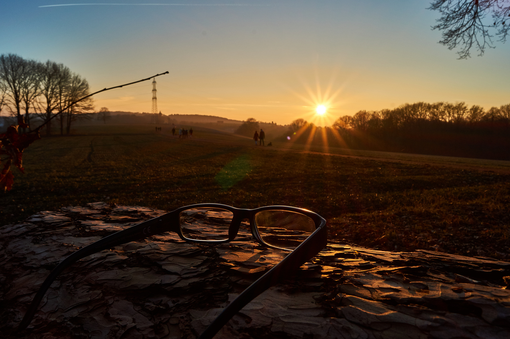 Schöner Sonnenuntergang mit Fernblick