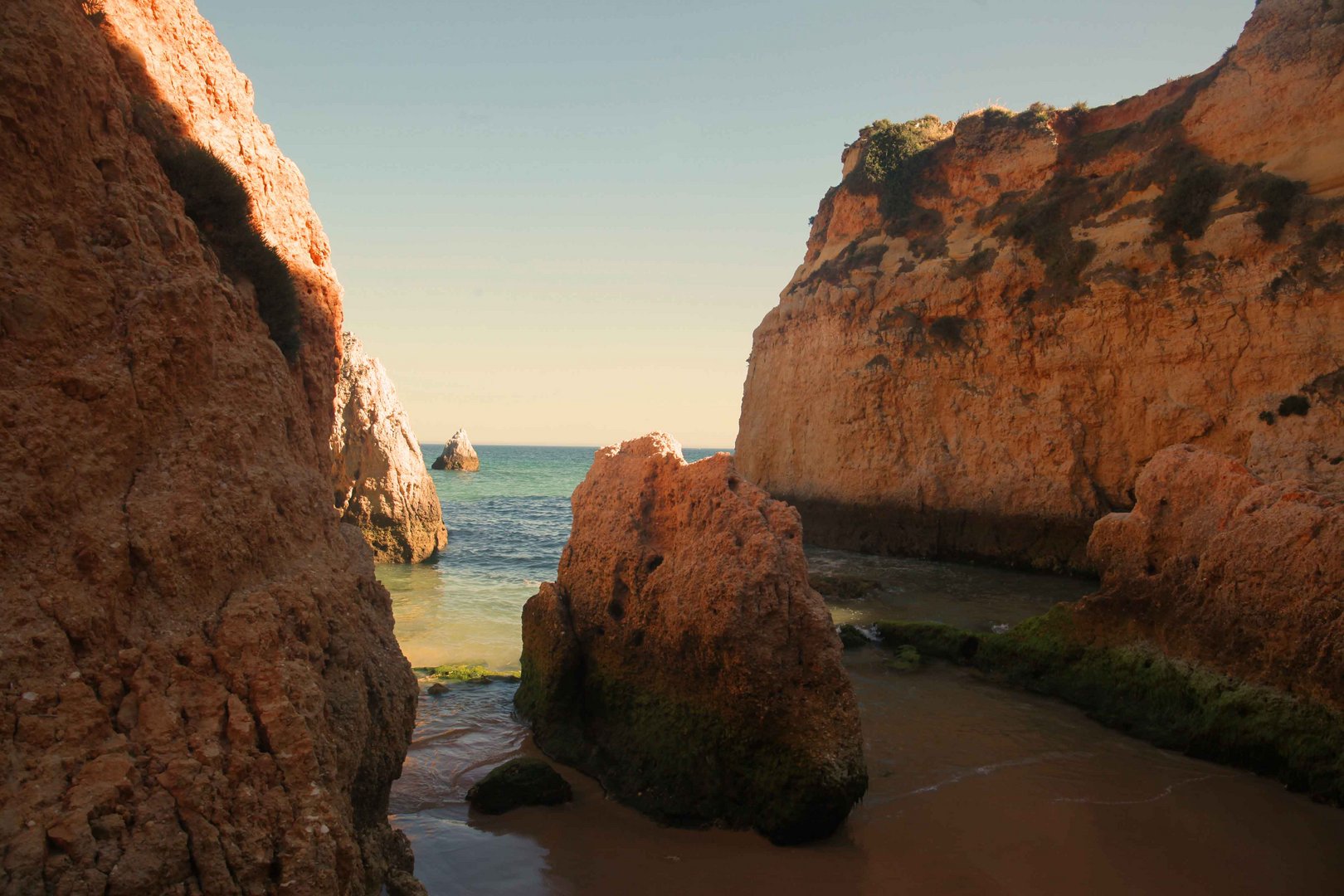 Schöner Strand der Algarve in  Portugal 