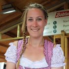 Schönes Girl im Dirndl