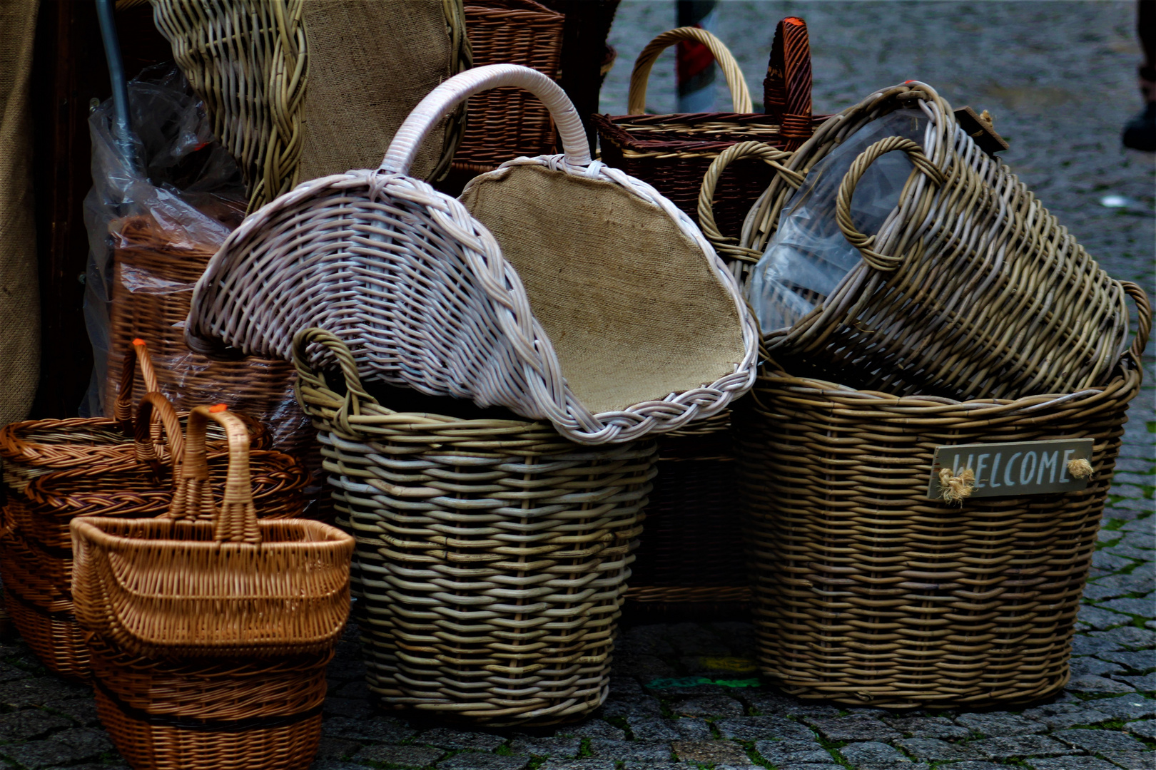 schönes Handwerk auf dem Weihnachtsmarkt.....