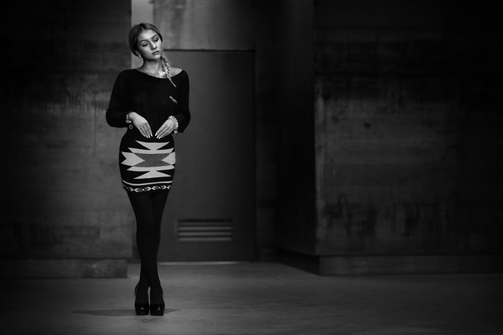 schönes Kellerkind Foto & Bild | indoor, fashion, menschen Bilder auf