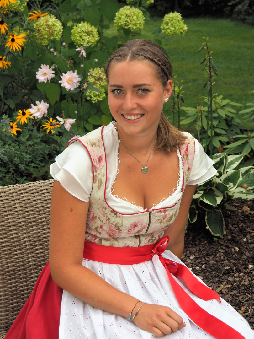 dirndl schön
