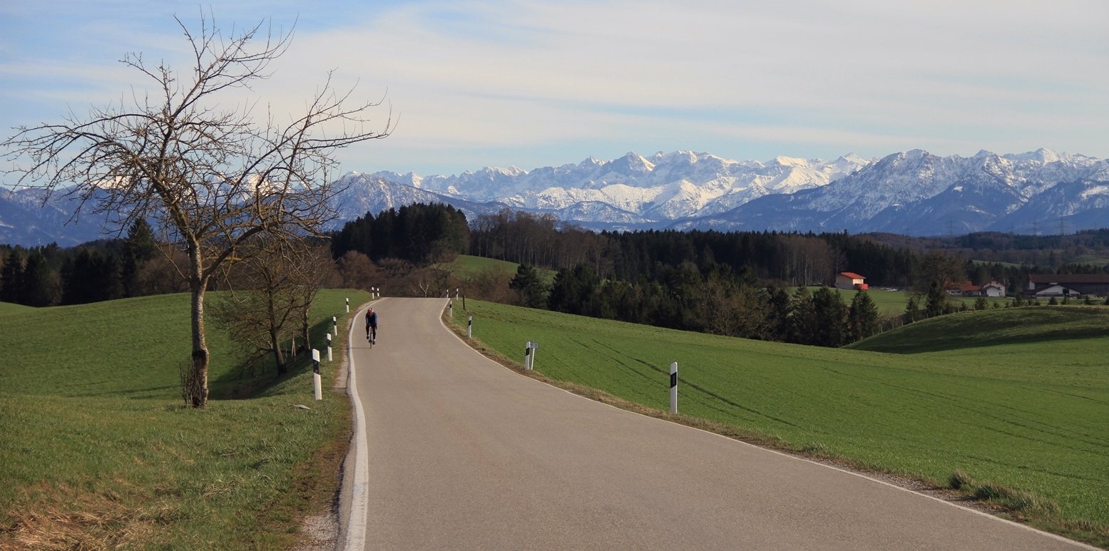 Schönes Oberbayern mit Blick ins Karwendelgebirge