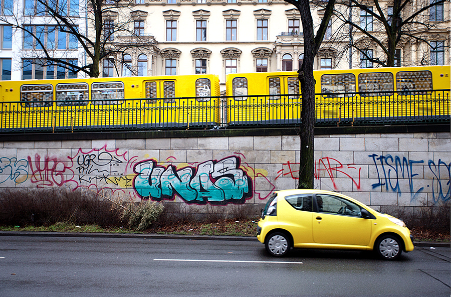 Schönhauser Allee am Sonntag Morgen