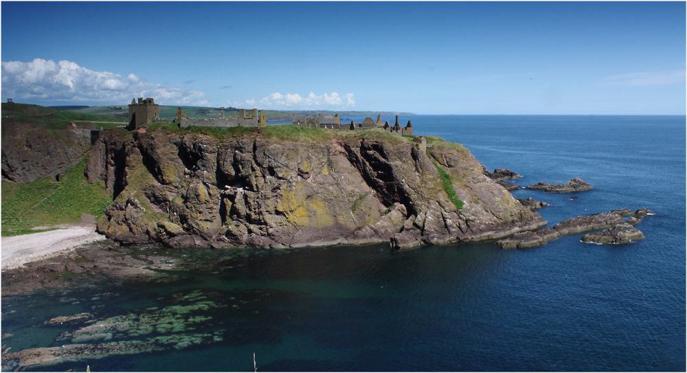 Schönwetter über Dunnottar Castle