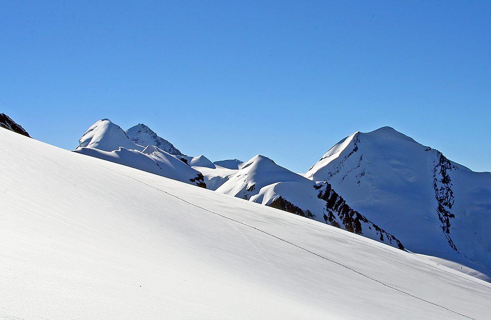 Schon im Anstieg auf dem Breithorngletscher...