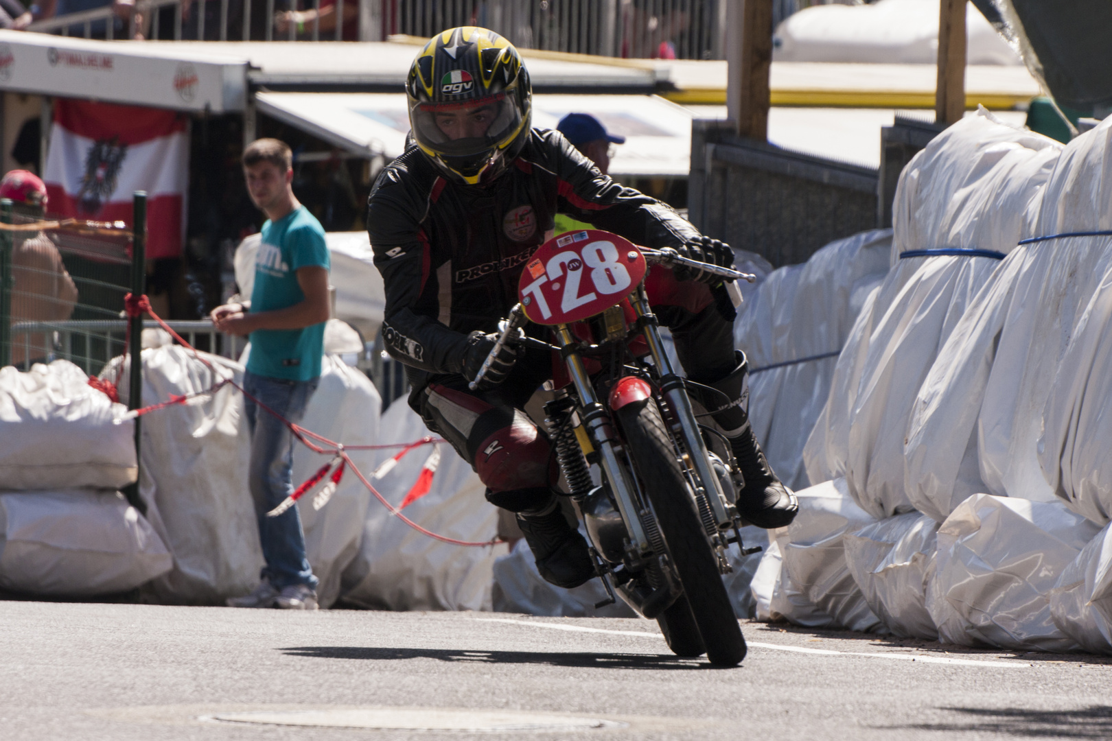 Schottenring 2012 - Hendrik Crome auf Motobi 250 SS