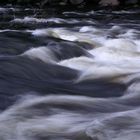 Schottland: Fluß in den Highlands