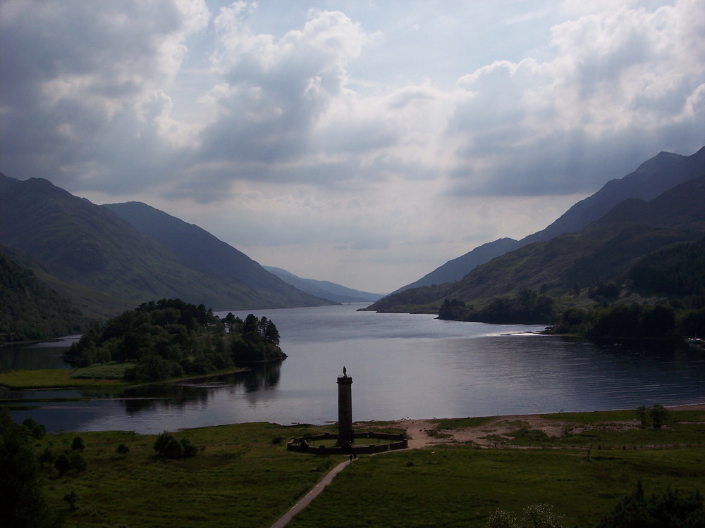 Schottland - Glenfinnan Monument am Loch Shiel