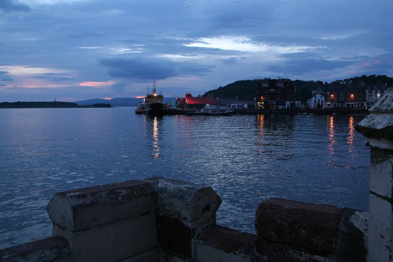 Schottland: Oban - Blaue Stunde im Hafen